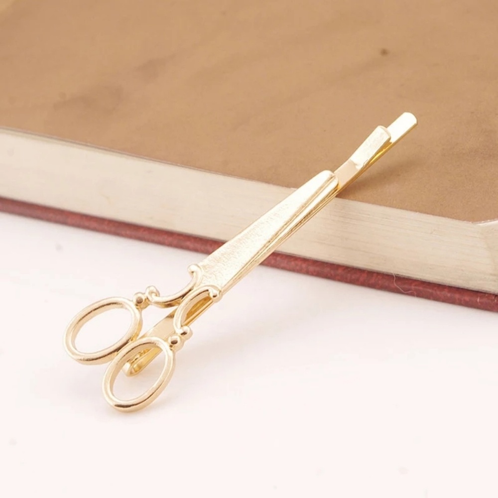 Just In Gold Tone Scissor Hair Clip - Picture 2 of 3